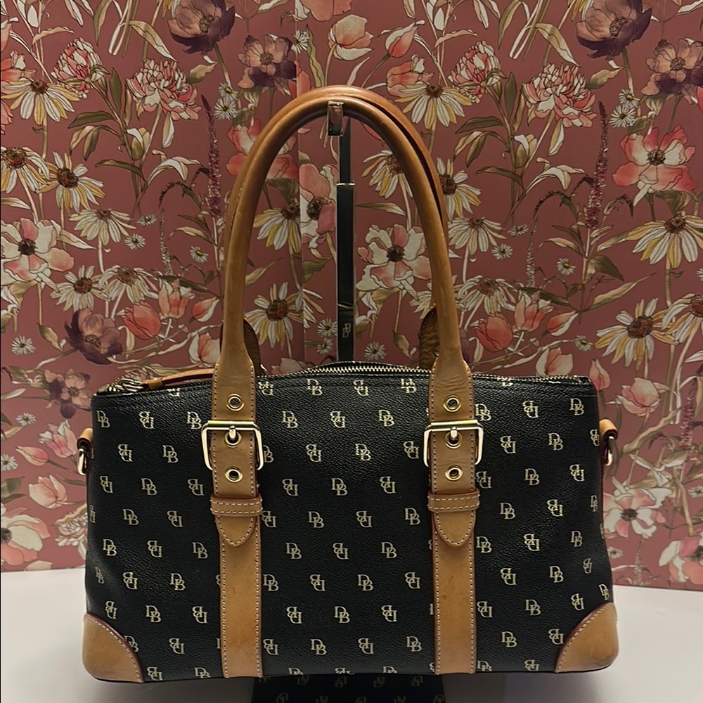 Authentic Dooney and Bourke satchel vintage, Y2K